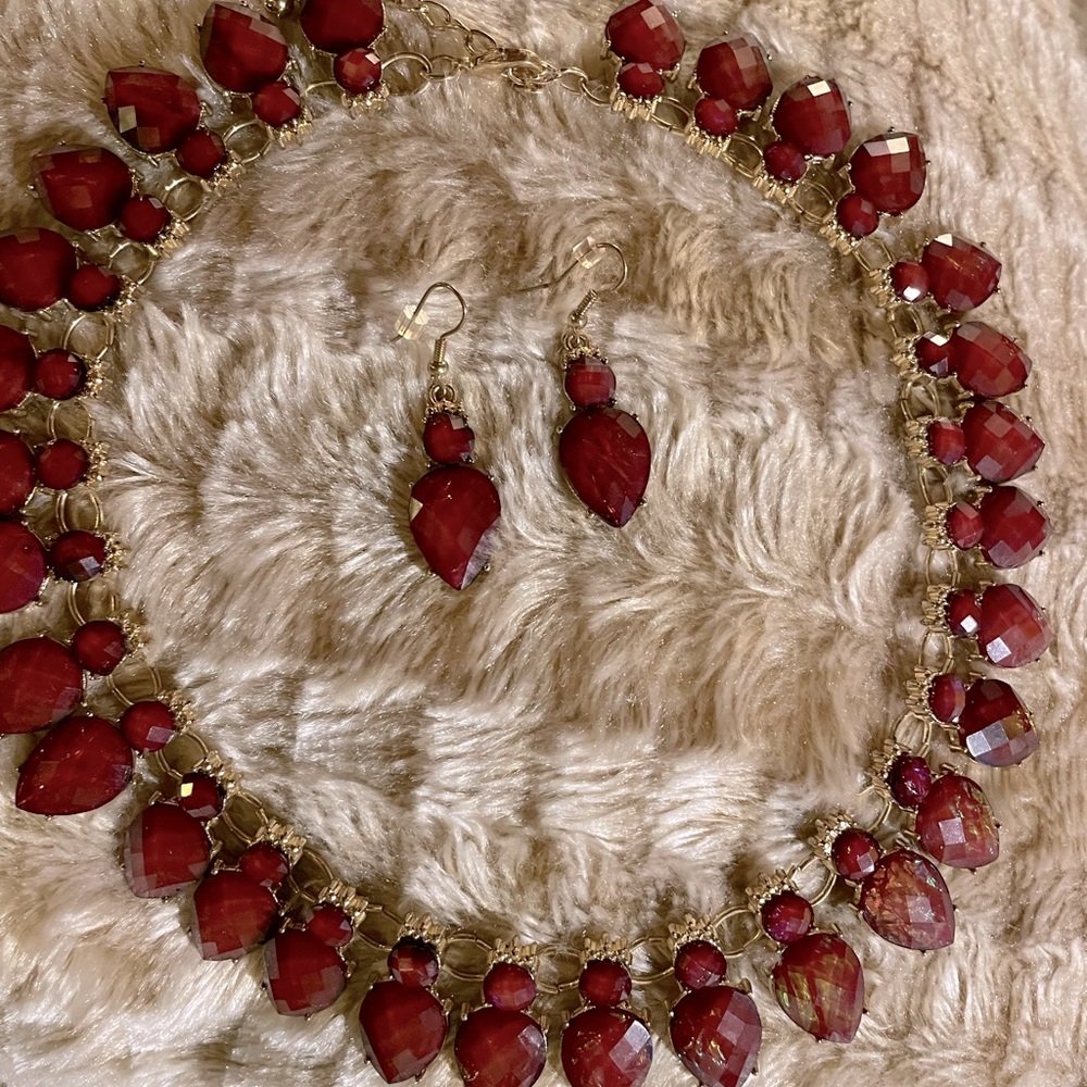 Ruby colored necklace & earring set